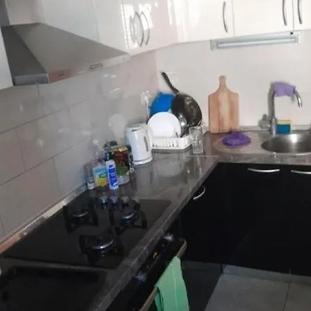 2 - Double With Shared Bathroom 1 - 5 Appartamento